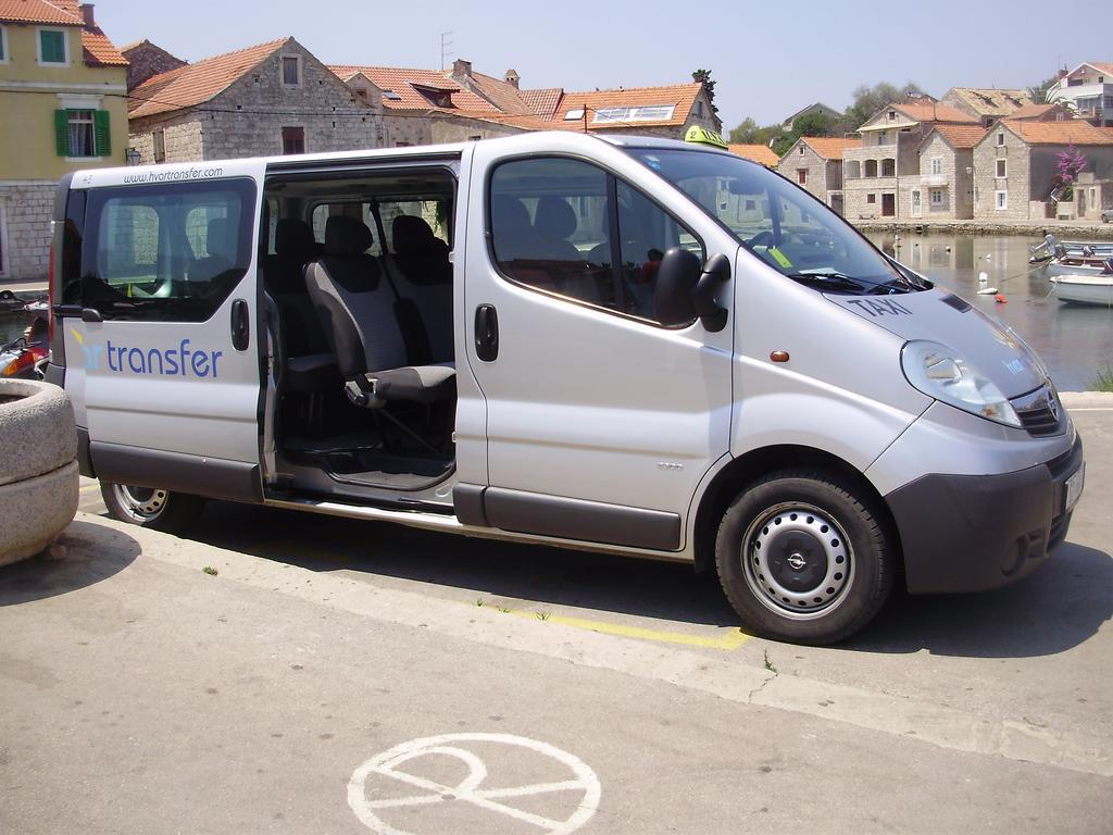Villa Welcome Vrboska Bagian luar foto