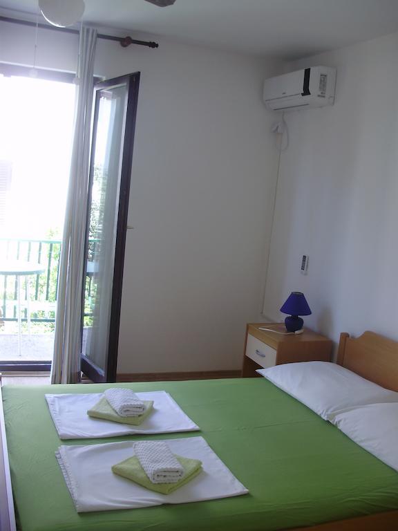 Villa Welcome Vrboska Ruang foto