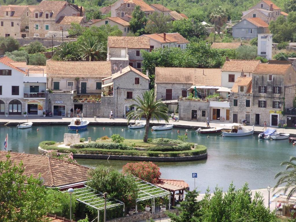 Villa Welcome Vrboska Bagian luar foto