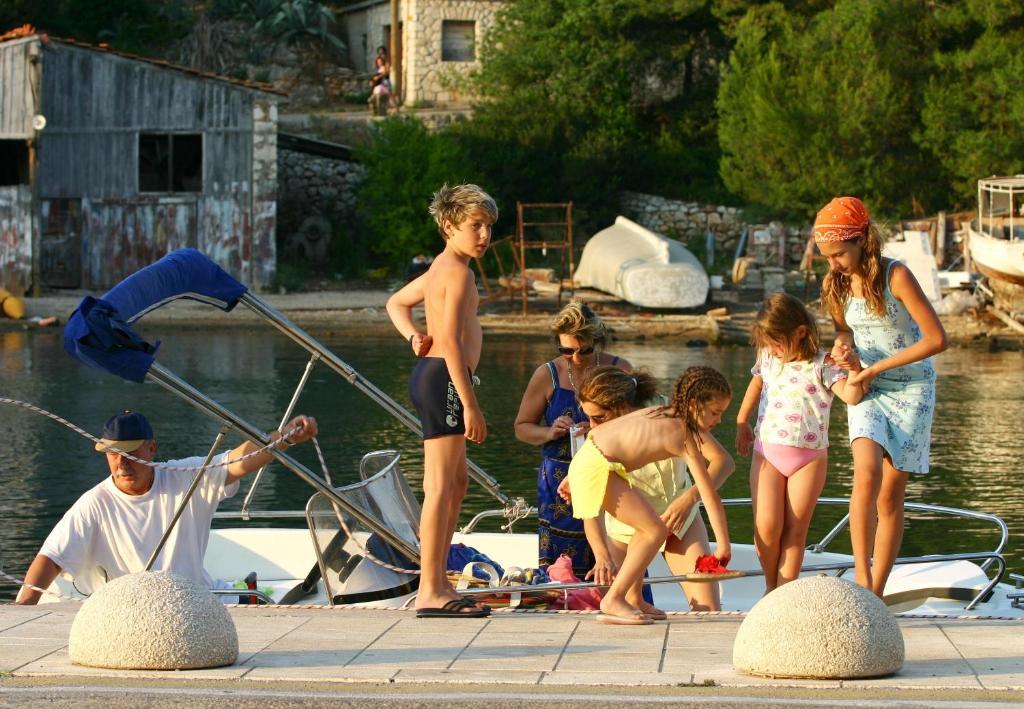 Villa Welcome Vrboska Bagian luar foto