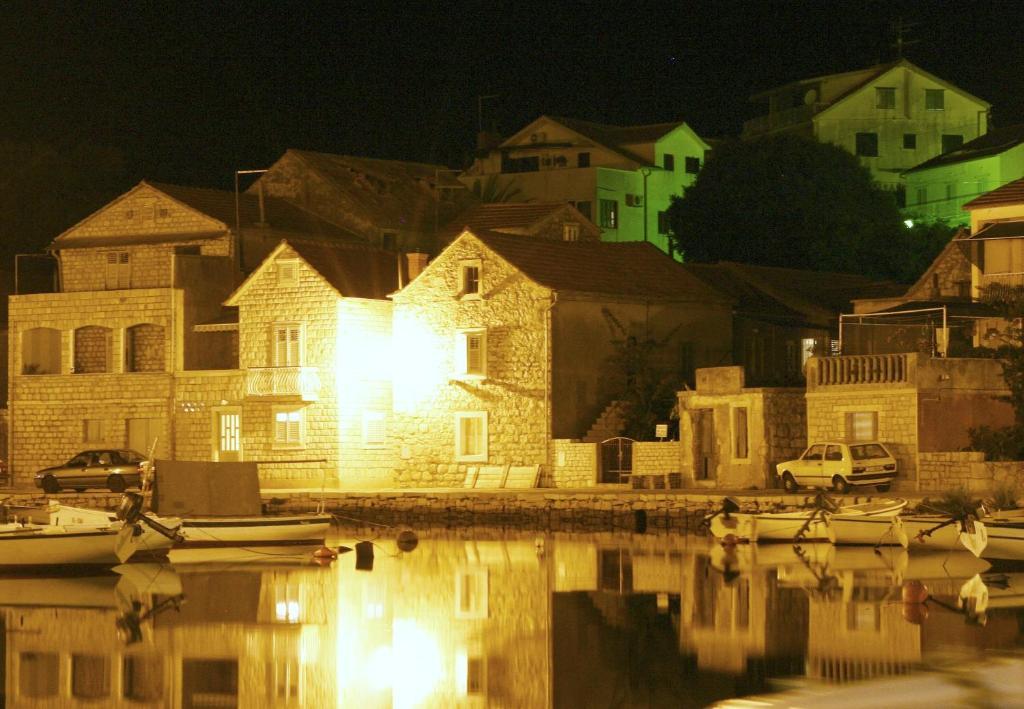 Villa Welcome Vrboska Bagian luar foto