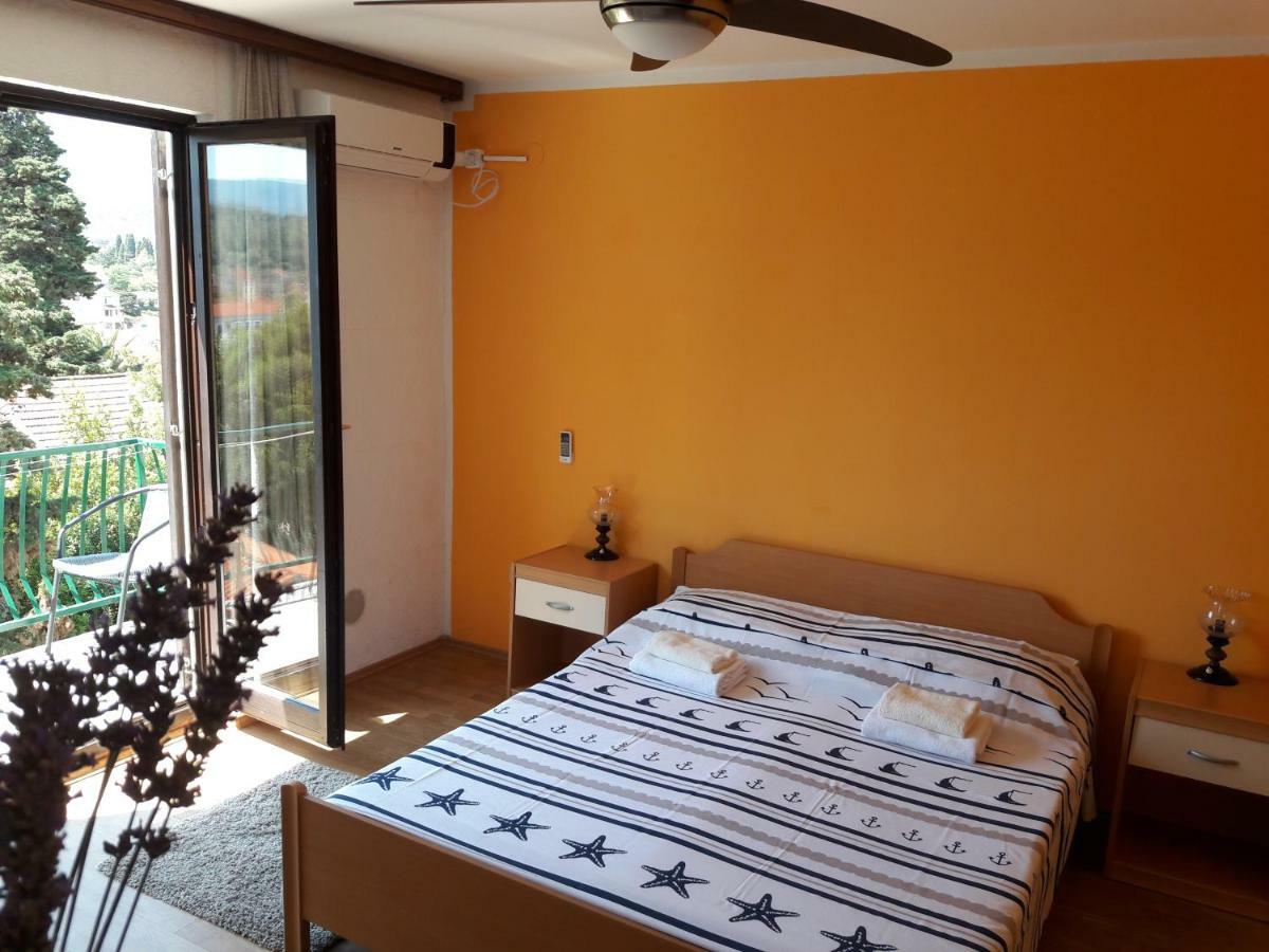 Villa Welcome Vrboska Bagian luar foto