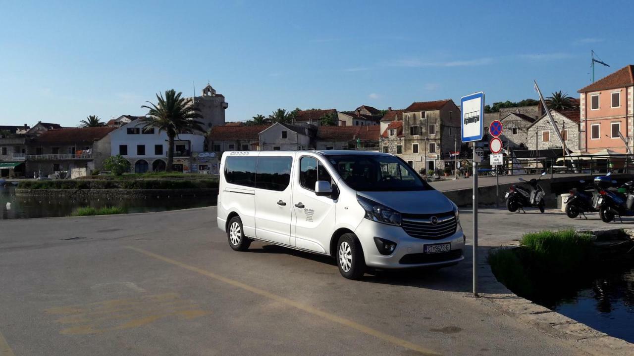 Villa Welcome Vrboska Bagian luar foto